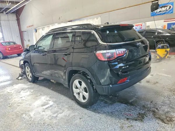 3C4NJDBB5JT402285 2018 JEEP COMPASS - Image 2