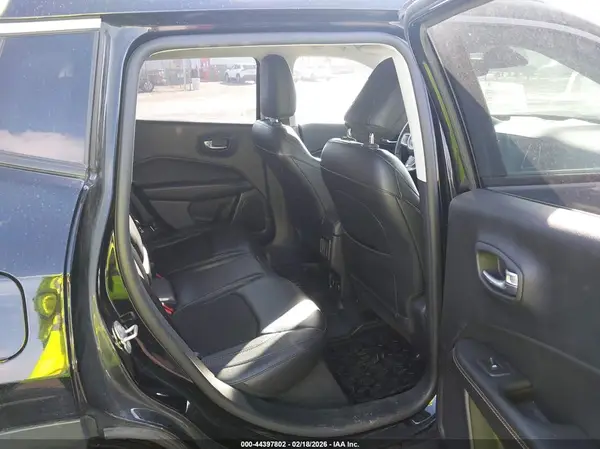 3C4NJDBB5JT423086 2018 JEEP COMPASS - Image 8