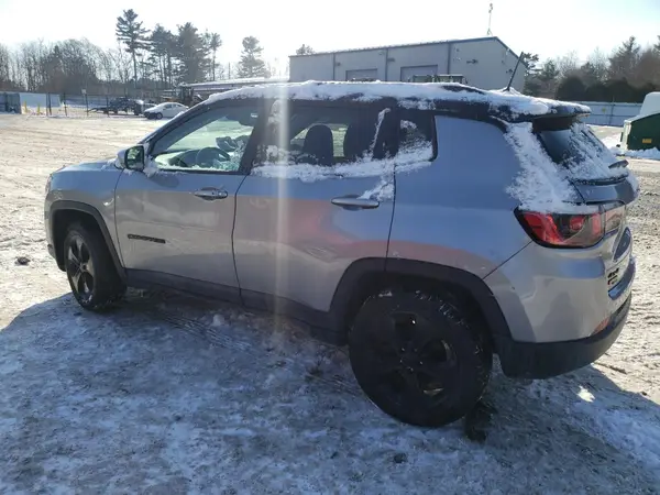3C4NJDBB5JT432614 2018 JEEP COMPASS - Image 2