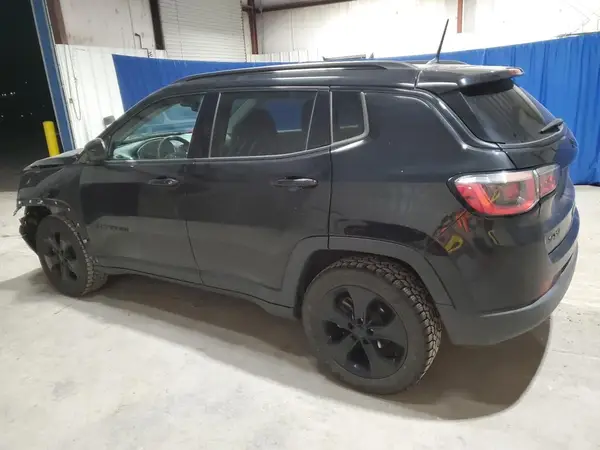 3C4NJDBB5JT433827 2018 JEEP COMPASS - Image 2
