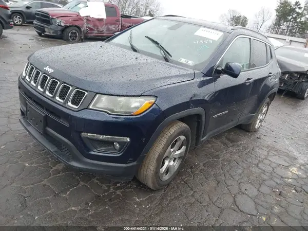 3C4NJDBB5JT434959 2018 JEEP COMPASS - Image 2