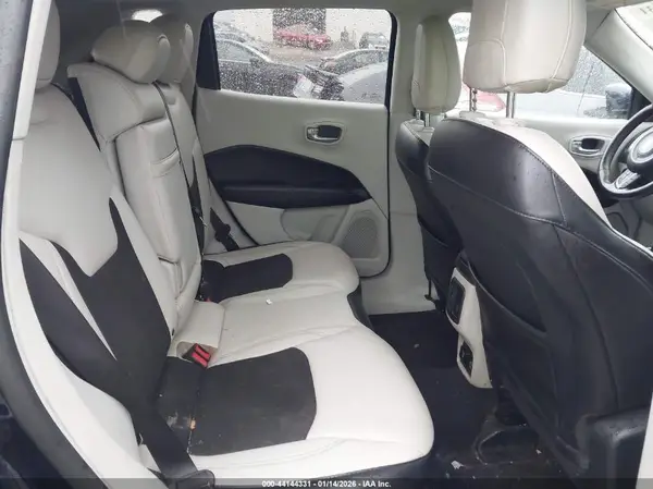 3C4NJDBB5JT434959 2018 JEEP COMPASS - Image 8