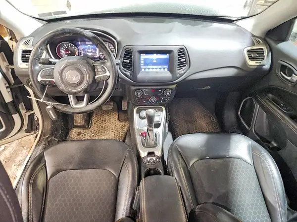 3C4NJDBB5JT453964 2018 JEEP COMPASS - Image 8