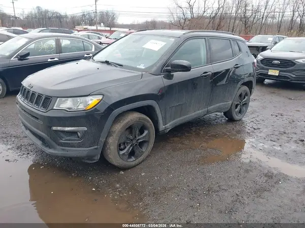 3C4NJDBB5JT453978 2018 JEEP COMPASS - Image 2