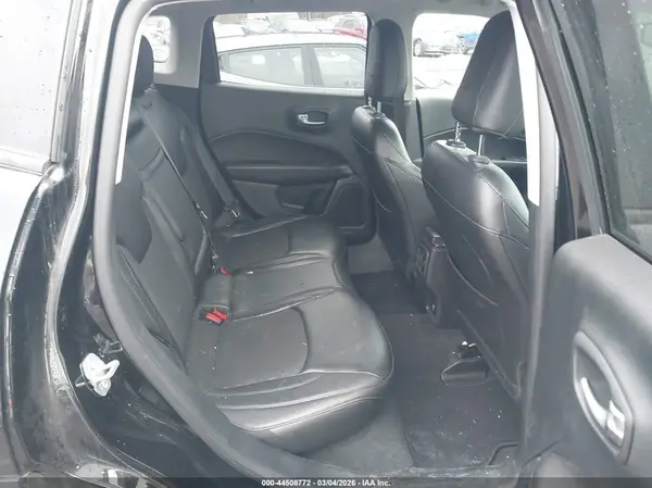 3C4NJDBB5JT453978 2018 JEEP COMPASS - Image 8