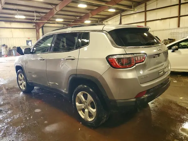 3C4NJDBB5JT454662 2018 JEEP COMPASS - Image 2
