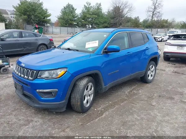 3C4NJDBB5JT455715 2018 JEEP COMPASS - Image 2