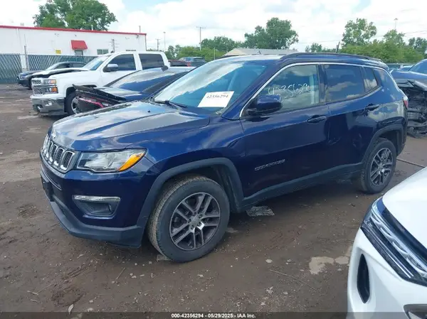 3C4NJDBB5JT456685 2018 JEEP COMPASS - Image 2