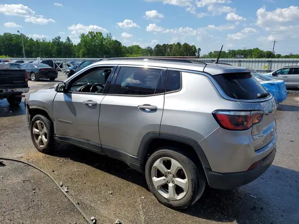 3C4NJDBB5JT464480 2018 JEEP COMPASS - Image 2