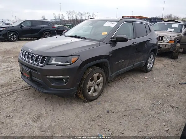 3C4NJDBB5JT466245 2018 JEEP COMPASS - Image 2