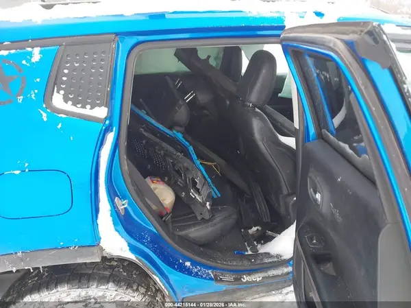 3C4NJDBB5JT467508 2018 JEEP COMPASS - Image 8
