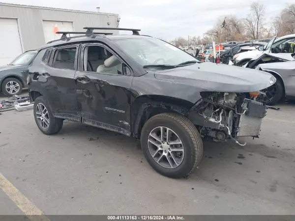 3C4NJDBB5JT484163 2018 JEEP COMPASS - Image 1