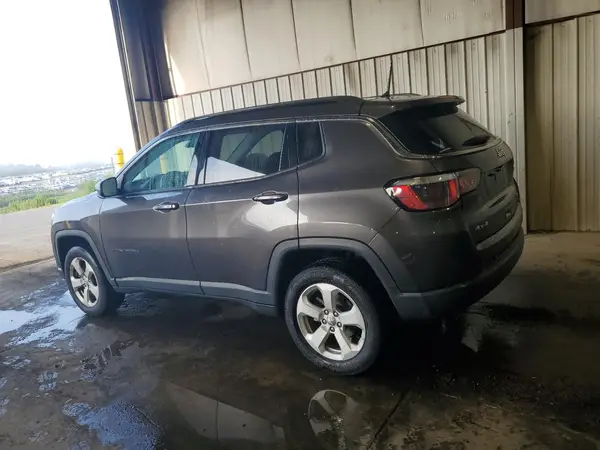 3C4NJDBB5JT484289 2018 JEEP COMPASS - Image 2