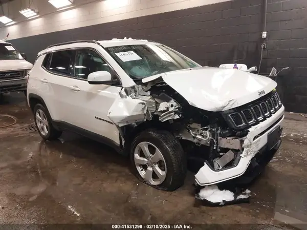 3C4NJDBB5JT493087 2018 JEEP COMPASS - Image 1