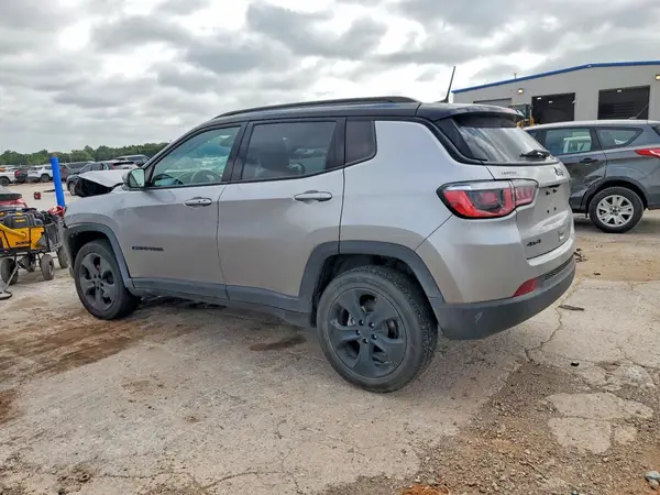 3C4NJDBB5KT593045 2019 JEEP COMPASS - Image 2