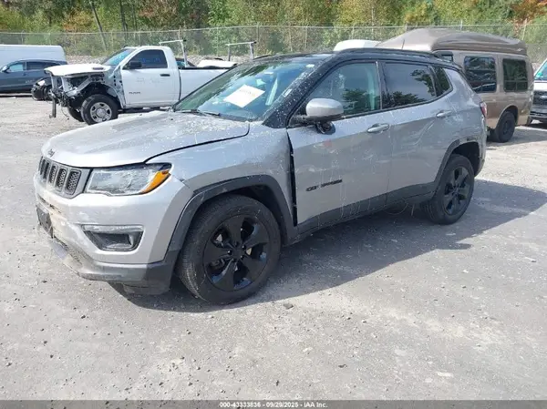3C4NJDBB5KT593059 2019 JEEP COMPASS - Image 2