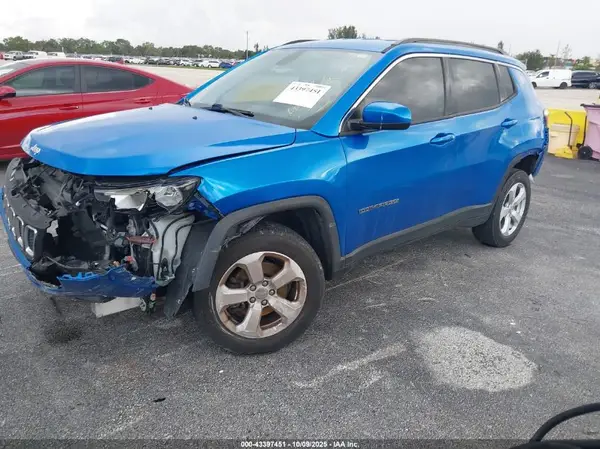 3C4NJDBB5KT593451 2019 JEEP COMPASS - Image 2