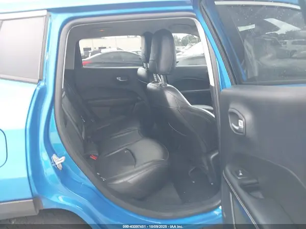 3C4NJDBB5KT593451 2019 JEEP COMPASS - Image 8