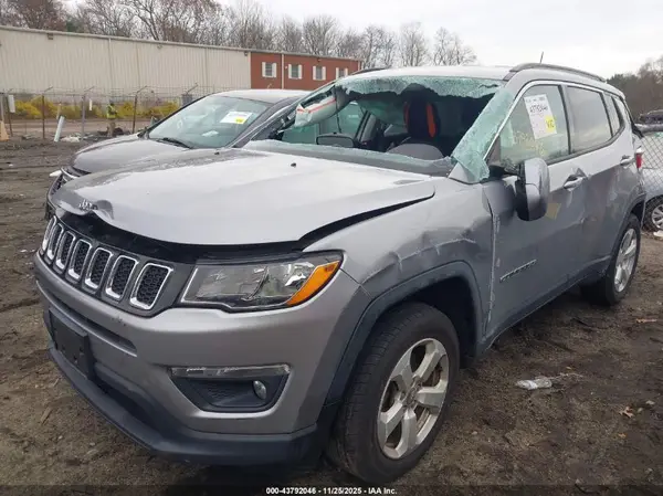 3C4NJDBB5KT595751 2019 JEEP COMPASS - Image 2