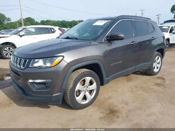3C4NJDBB5KT598911 2019 JEEP COMPASS - Image 2
