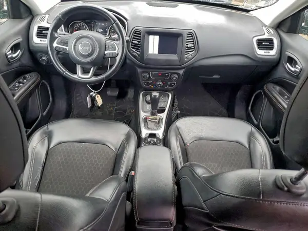 3C4NJDBB5KT599282 2019 JEEP COMPASS - Image 8