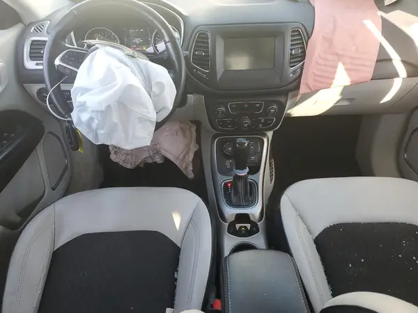 3C4NJDBB5KT601483 2019 JEEP COMPASS - Image 8