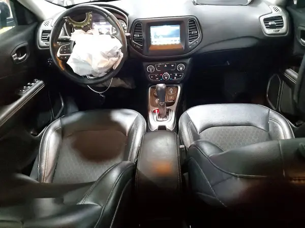 3C4NJDBB5KT629719 2019 JEEP COMPASS - Image 8