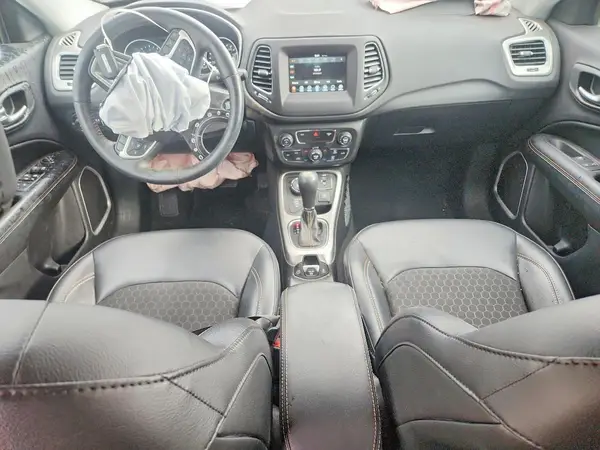 3C4NJDBB5KT647038 2019 JEEP COMPASS - Image 8