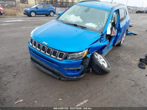 3C4NJDBB5KT648383 2019 JEEP COMPASS - Image 2