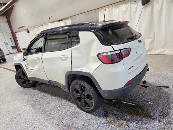 3C4NJDBB5KT654023 2019 JEEP COMPASS - Image 2