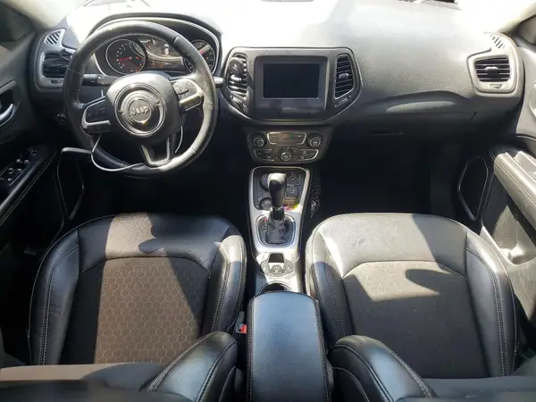 3C4NJDBB5KT654300 2019 JEEP COMPASS - Image 8