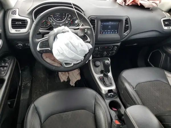 3C4NJDBB5KT657021 2019 JEEP COMPASS - Image 8