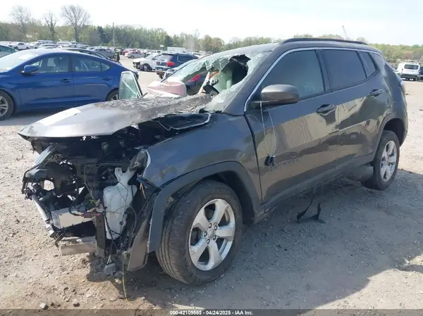 3C4NJDBB5KT660906 2019 JEEP COMPASS - Image 2