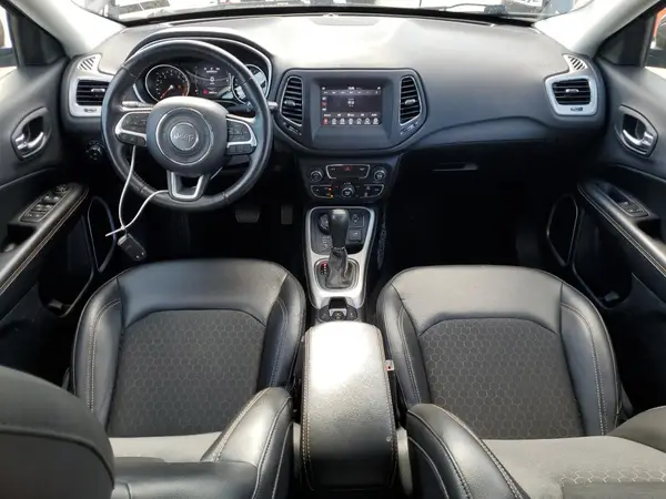 3C4NJDBB5KT674790 2019 JEEP COMPASS - Image 8