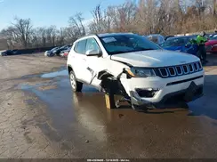 3C4NJDBB5KT679729 2019 JEEP COMPASS
