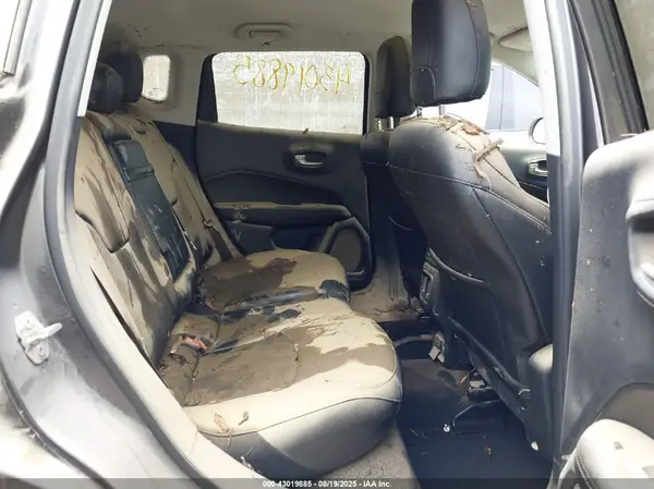 3C4NJDBB5KT689600 2019 JEEP COMPASS - Image 8