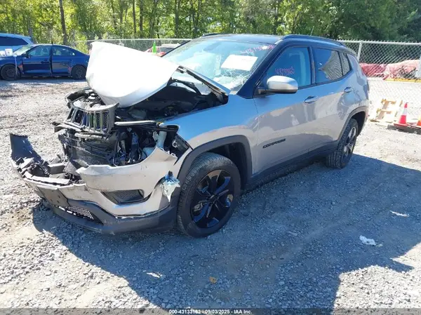 3C4NJDBB5KT697213 2019 JEEP COMPASS - Image 2