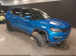 3C4NJDBB5KT697938 2019 JEEP COMPASS