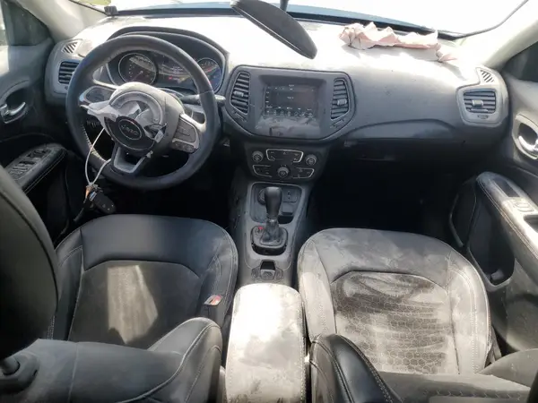 3C4NJDBB5KT702281 2019 JEEP COMPASS - Image 8