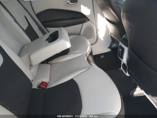 3C4NJDBB5KT704564 2019 JEEP COMPASS - Image 8