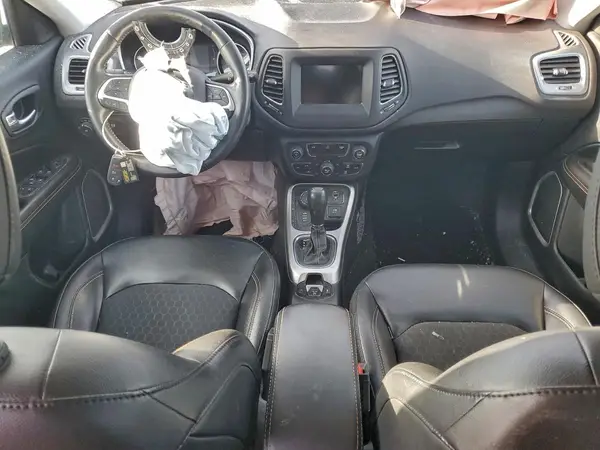 3C4NJDBB5KT704614 2019 JEEP COMPASS - Image 8