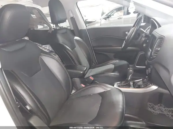 3C4NJDBB5KT734454 2019 JEEP COMPASS - Image 8