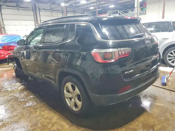3C4NJDBB5KT734888 2019 JEEP COMPASS - Image 2