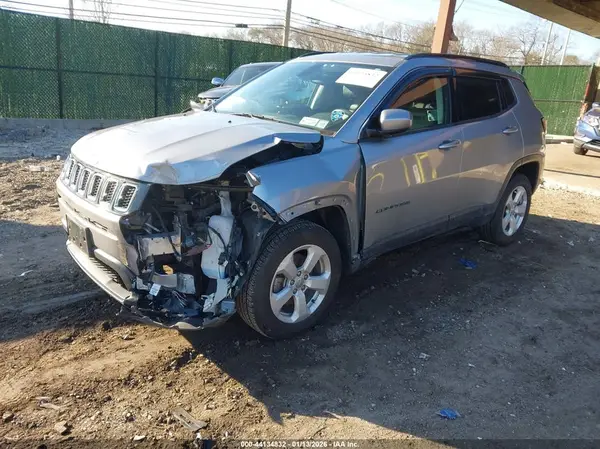 3C4NJDBB5KT735247 2019 JEEP COMPASS - Image 2