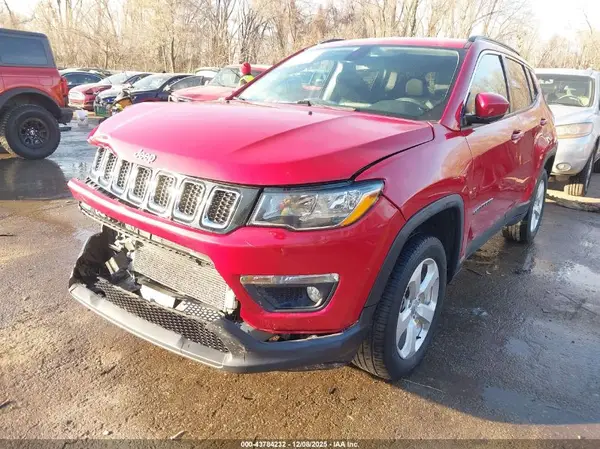 3C4NJDBB5KT737225 2019 JEEP COMPASS - Image 2