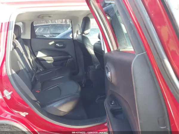 3C4NJDBB5KT737225 2019 JEEP COMPASS - Image 8