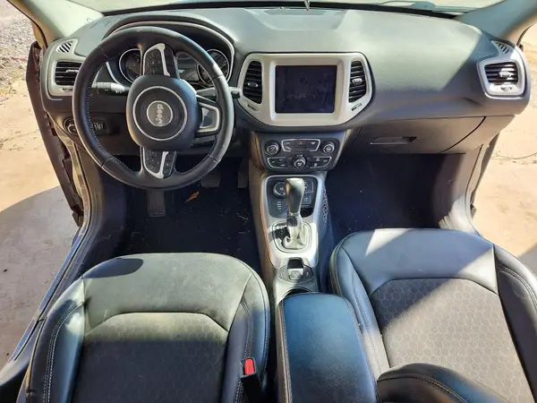 3C4NJDBB5KT748175 2019 JEEP COMPASS - Image 8