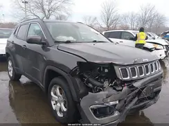 3C4NJDBB5KT768118 2019 JEEP COMPASS