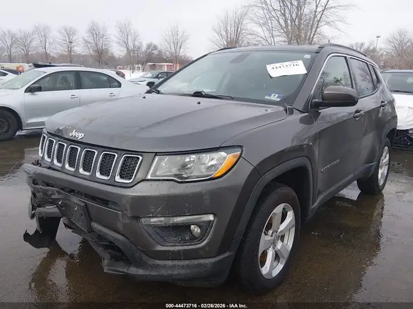 3C4NJDBB5KT768118 2019 JEEP COMPASS - Image 2
