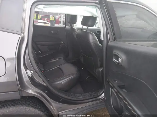 3C4NJDBB5KT768118 2019 JEEP COMPASS - Image 8